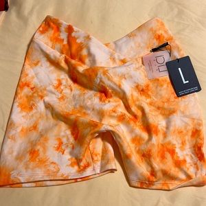 LICI FIT large NWT scrunch bottom shorts